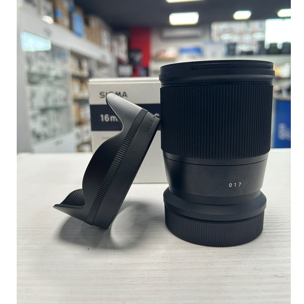 Sigma 16mm F1.4 DC DN per Canon RF Demo Sigma 16mm F1.4 DC DN per Canon RF Demo